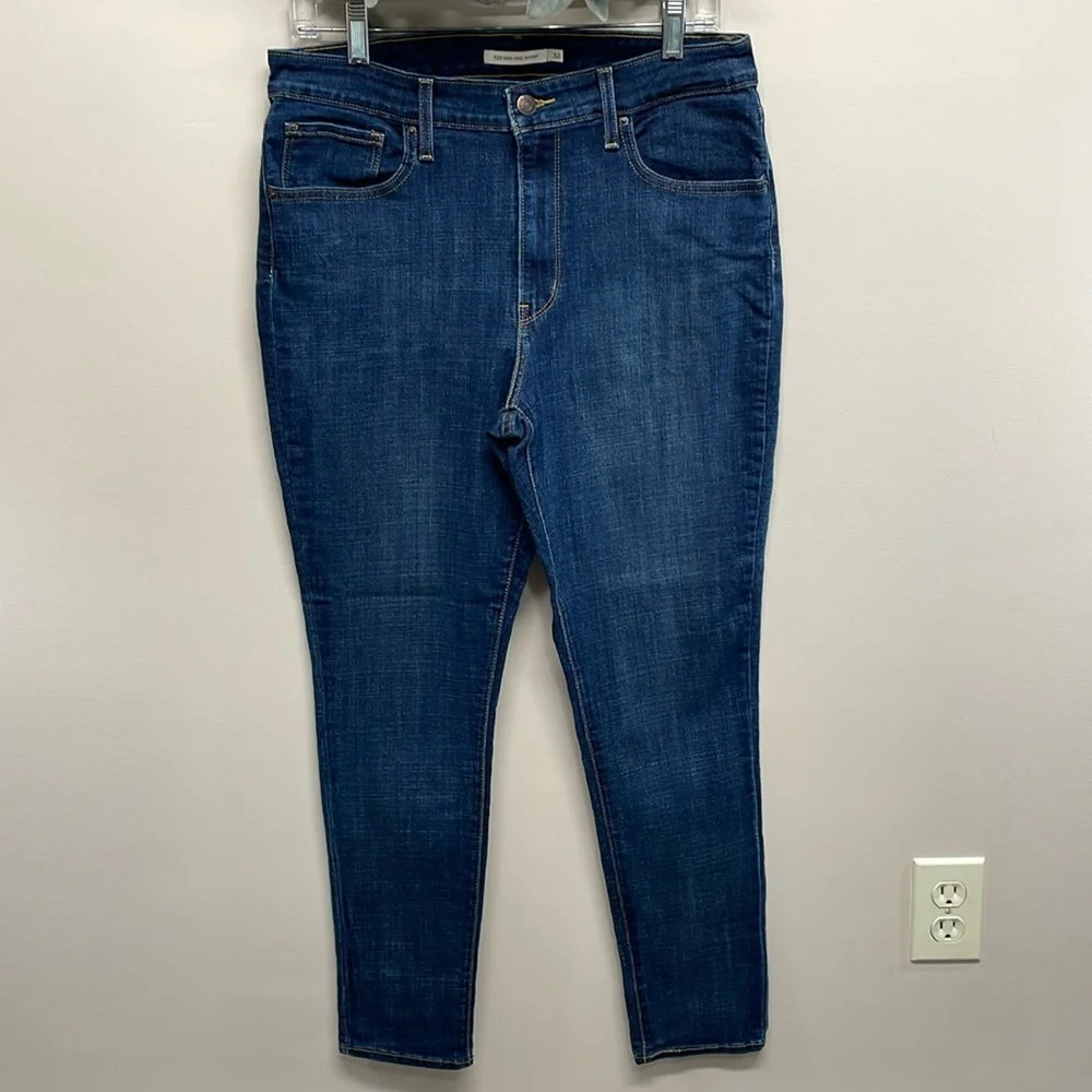 NWOT Levi’s 721 High Rise Skinny Jeans 32